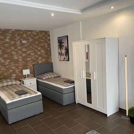 מישקולץ Malibu Apartman & Jacuzzi מראה חיצוני תמונה